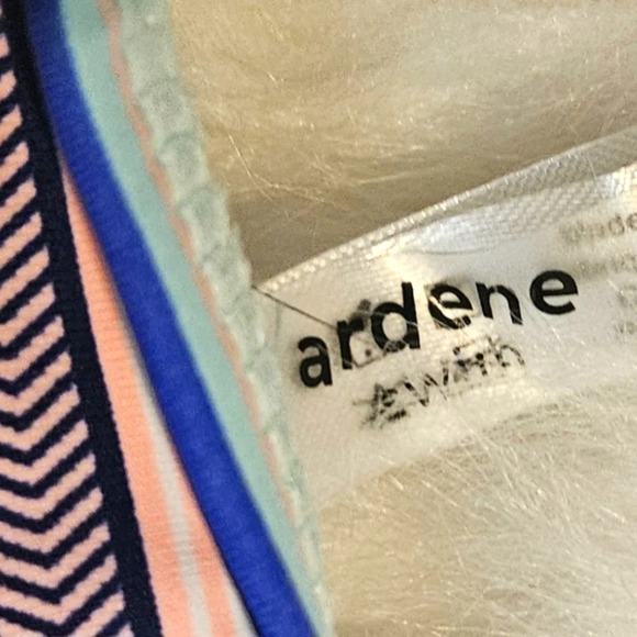 Flirty Geo-Striped Print w/Lace Detail String Bikini Bottoms - Picture 4 of 5